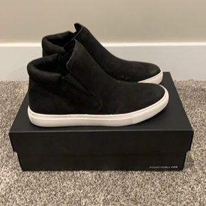 New with box Kenneth Cole slip on boots